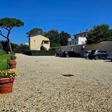 La Villa Apartments Tinaia - Excellent For Sardegna & Corsica - 6-8 Beds - Private Parking Included With Camera Livorno Exterior photo