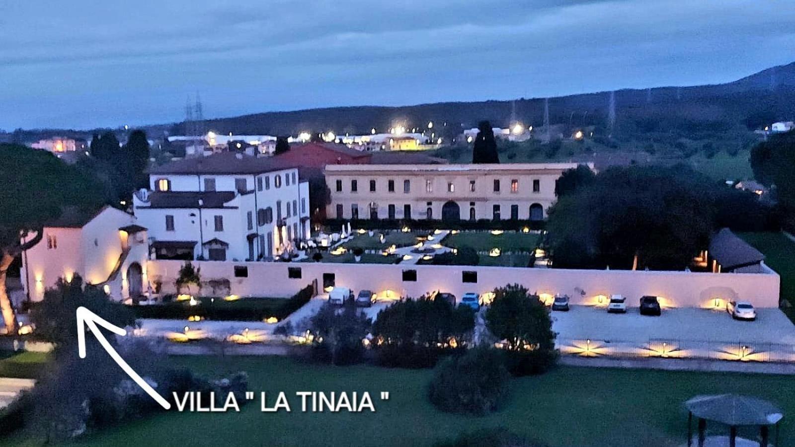 La Villa Apartments Tinaia - Excellent For Sardegna & Corsica - 6-8 Beds - Private Parking Included With Camera Livorno Exterior photo