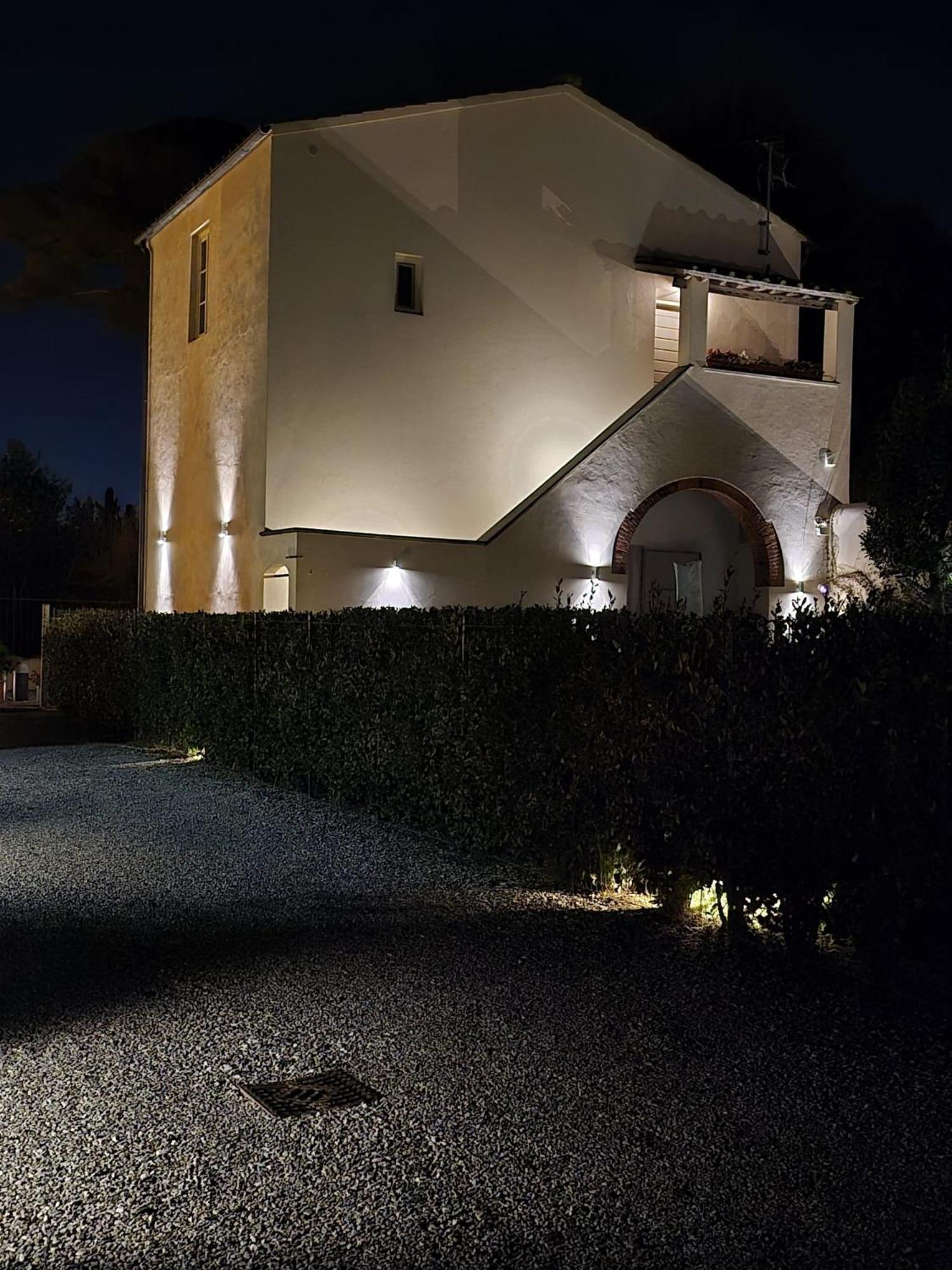 La Villa Apartments Tinaia - Excellent For Sardegna & Corsica - 6-8 Beds - Private Parking Included With Camera Livorno Exterior photo