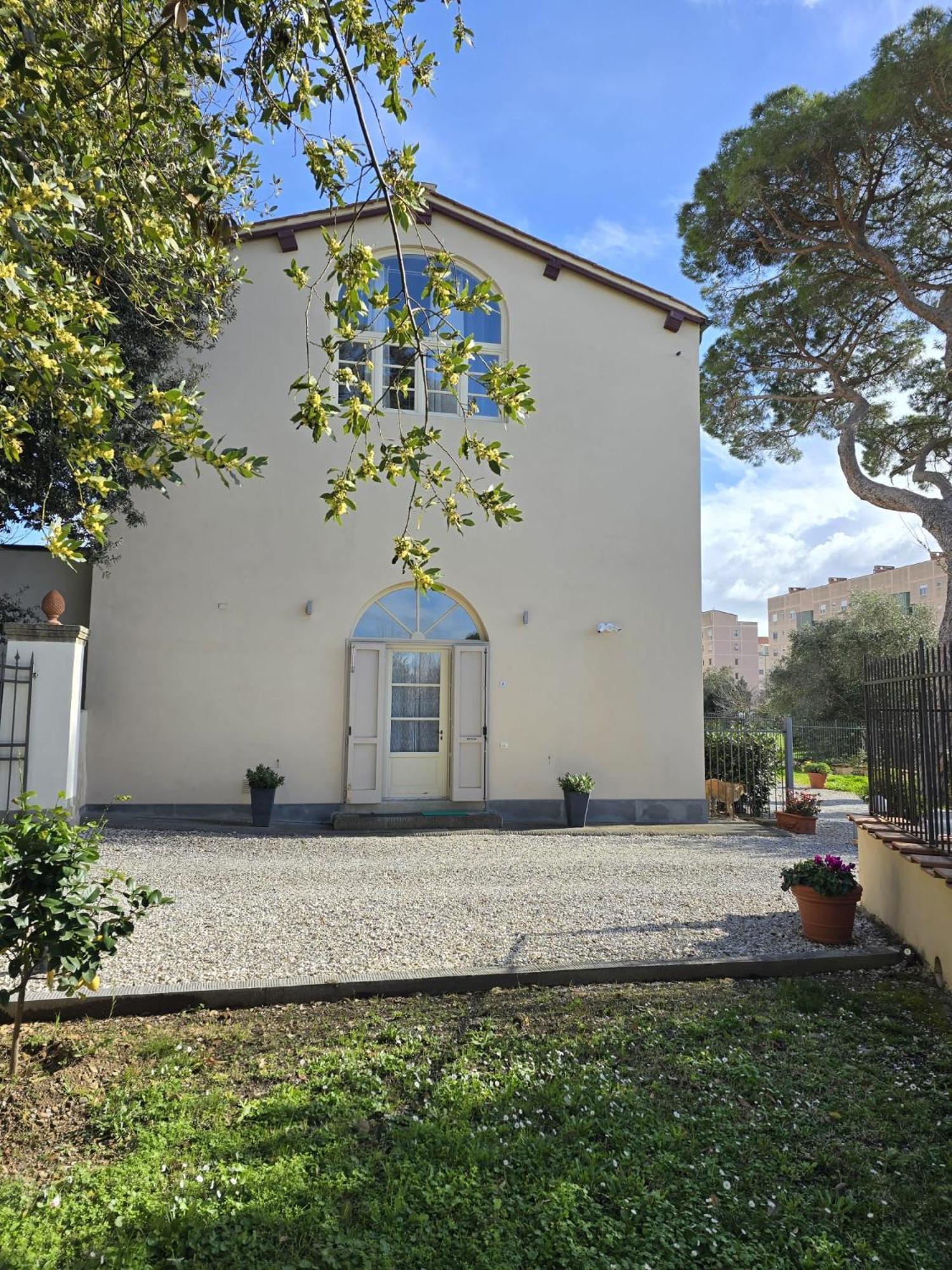 La Villa Apartments Tinaia - Excellent For Sardegna & Corsica - 6-8 Beds - Private Parking Included With Camera Livorno Exterior photo