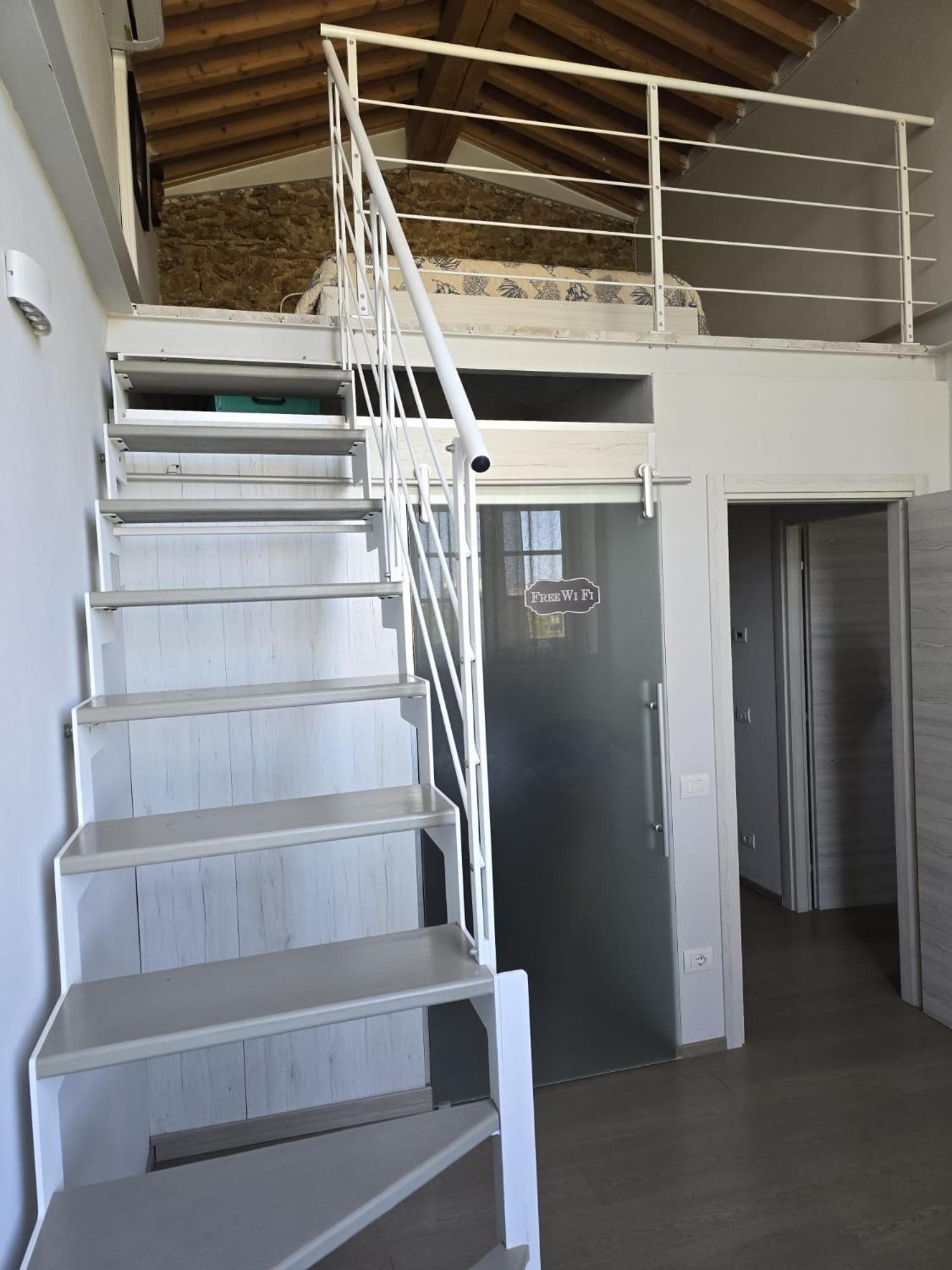 La Villa Apartments Tinaia - Excellent For Sardegna & Corsica - 6-8 Beds - Private Parking Included With Camera Livorno Exterior photo
